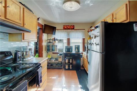 3316 W 97th Street Cleveland OH 44102