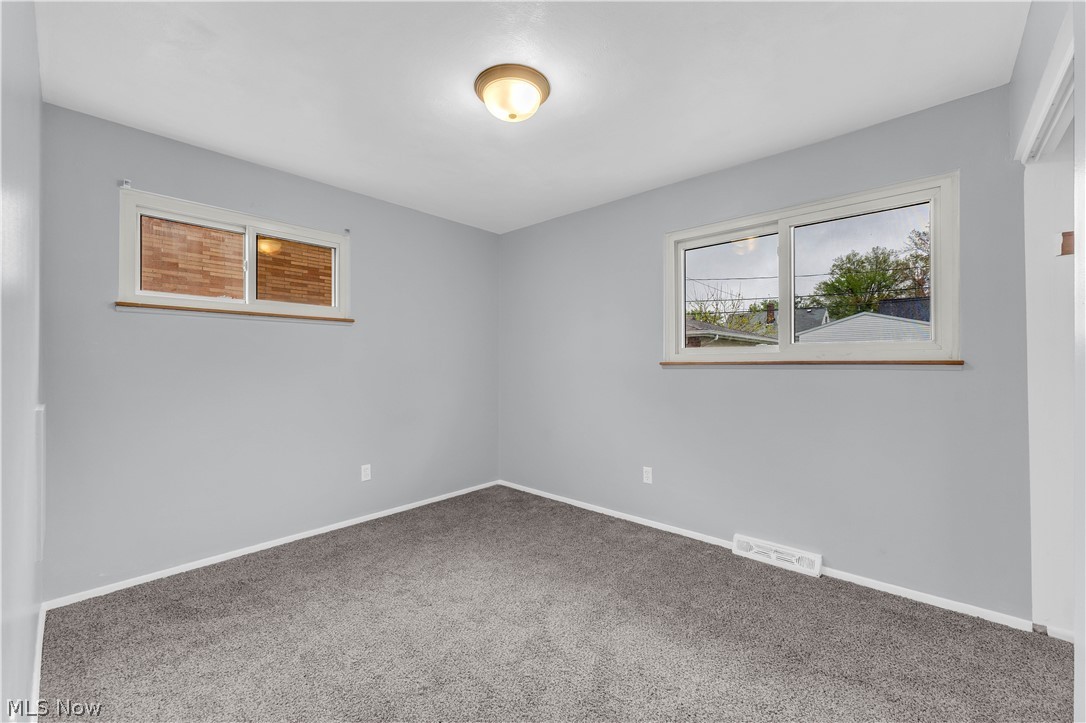 927 E 216th Street Euclid OH 44119