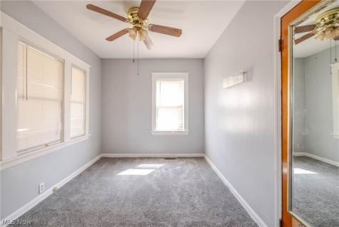 18606 Cherokee Avenue Cleveland OH 44119