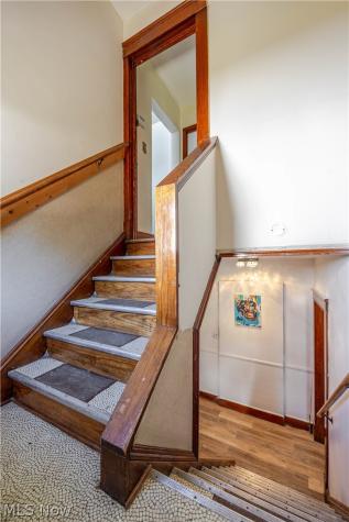 18606 Cherokee Avenue Cleveland OH 44119