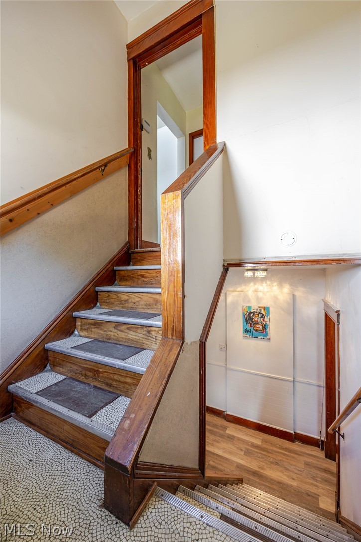 18606 Cherokee Avenue Cleveland OH 44119