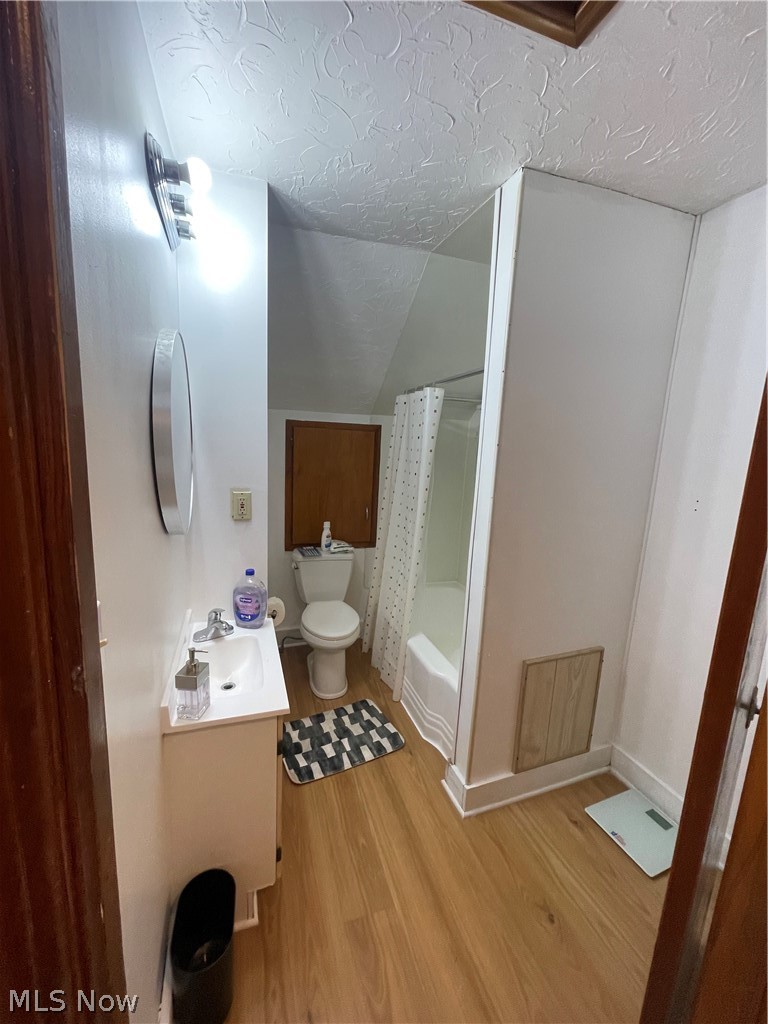 18606 Cherokee Avenue Cleveland OH 44119