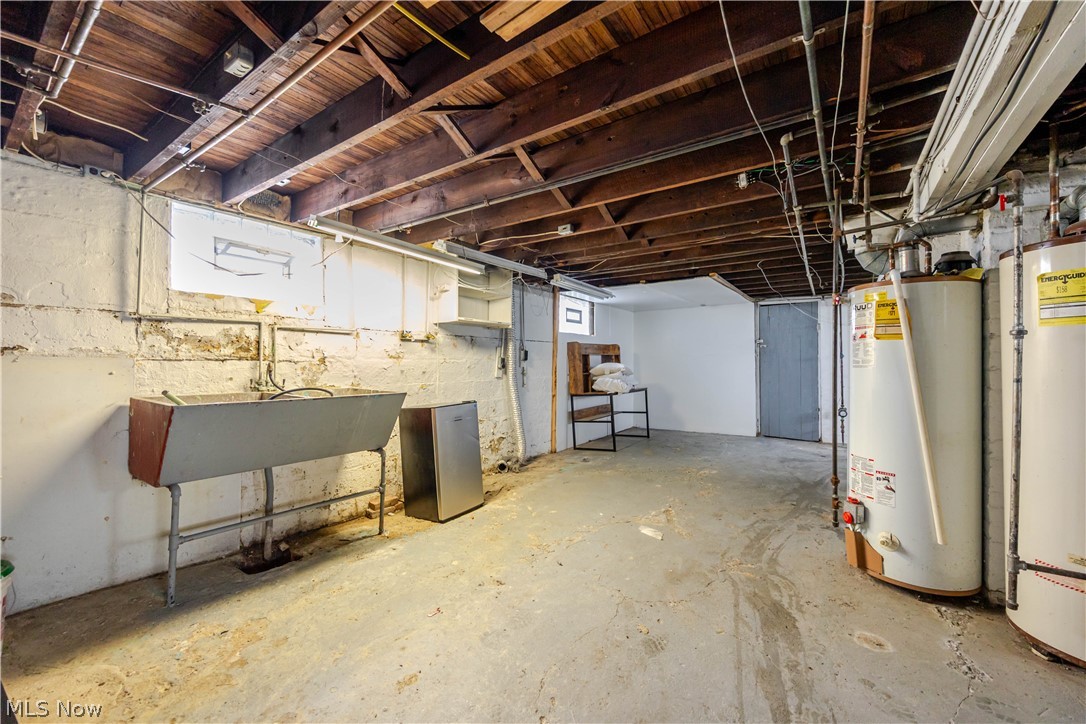18606 Cherokee Avenue Cleveland OH 44119