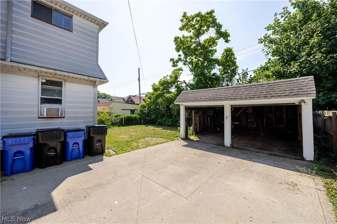 18606 Cherokee Avenue Cleveland OH 44119