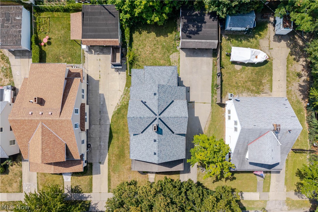 18606 Cherokee Avenue Cleveland OH 44119