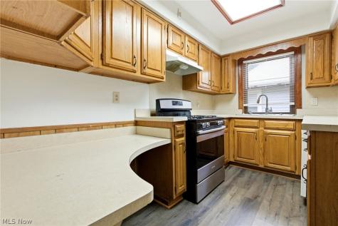 2261 Warren Road Lakewood OH 44107