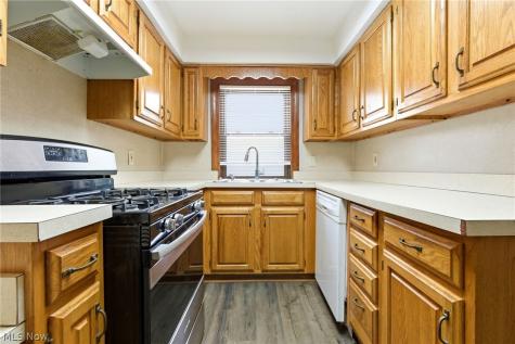2261 Warren Road Lakewood OH 44107