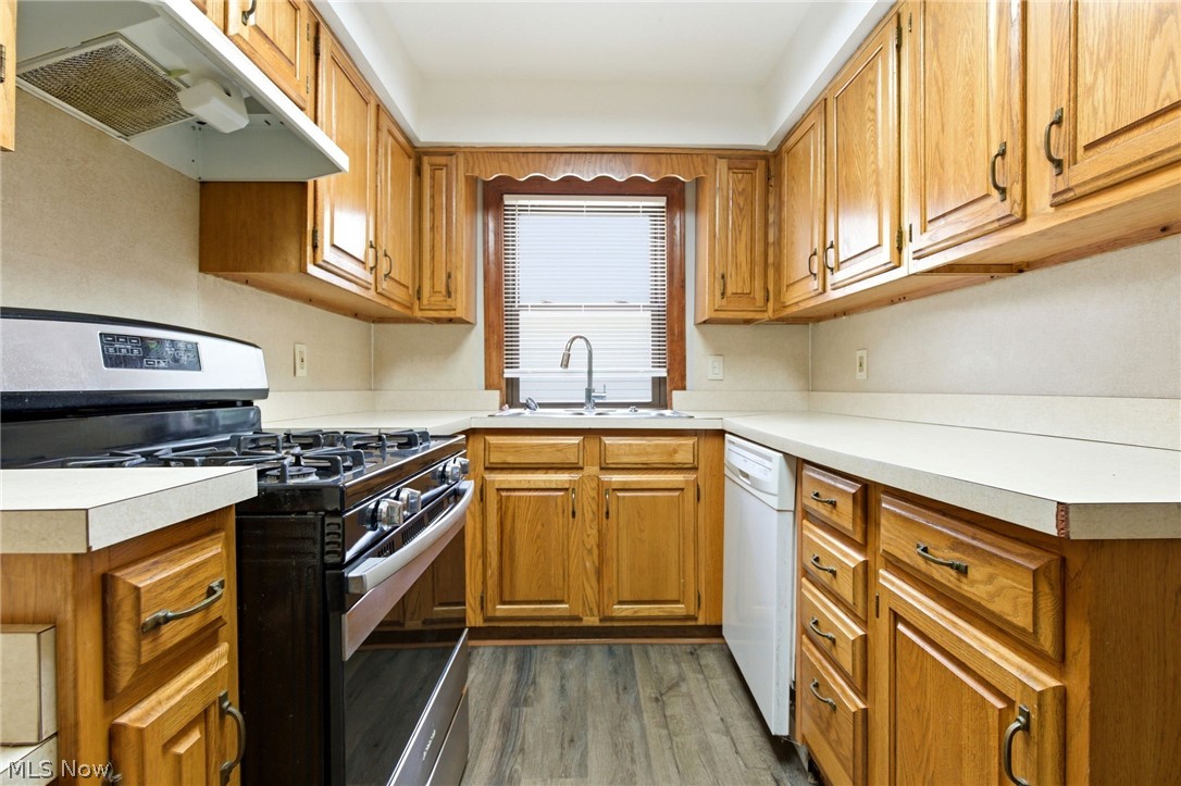 2261 Warren Road Lakewood OH 44107