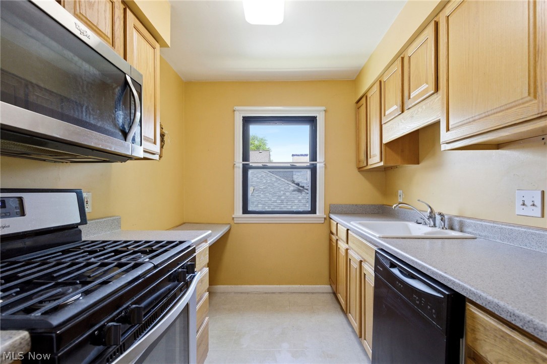 2261 Warren Road Lakewood OH 44107
