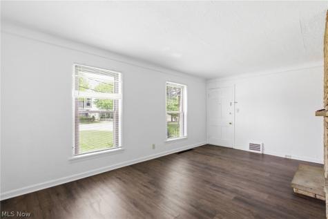 2261 Warren Road Lakewood OH 44107