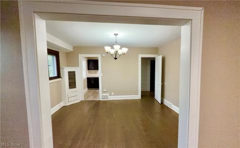 949 Helmsdale Road Cleveland Heights OH 44112