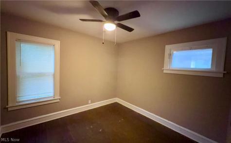 949 Helmsdale Road Cleveland Heights OH 44112