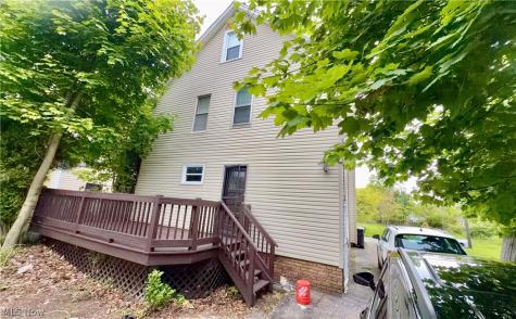 949 Helmsdale Road Cleveland Heights OH 44112