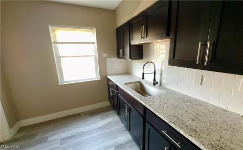 949 Helmsdale Road Cleveland Heights OH 44112