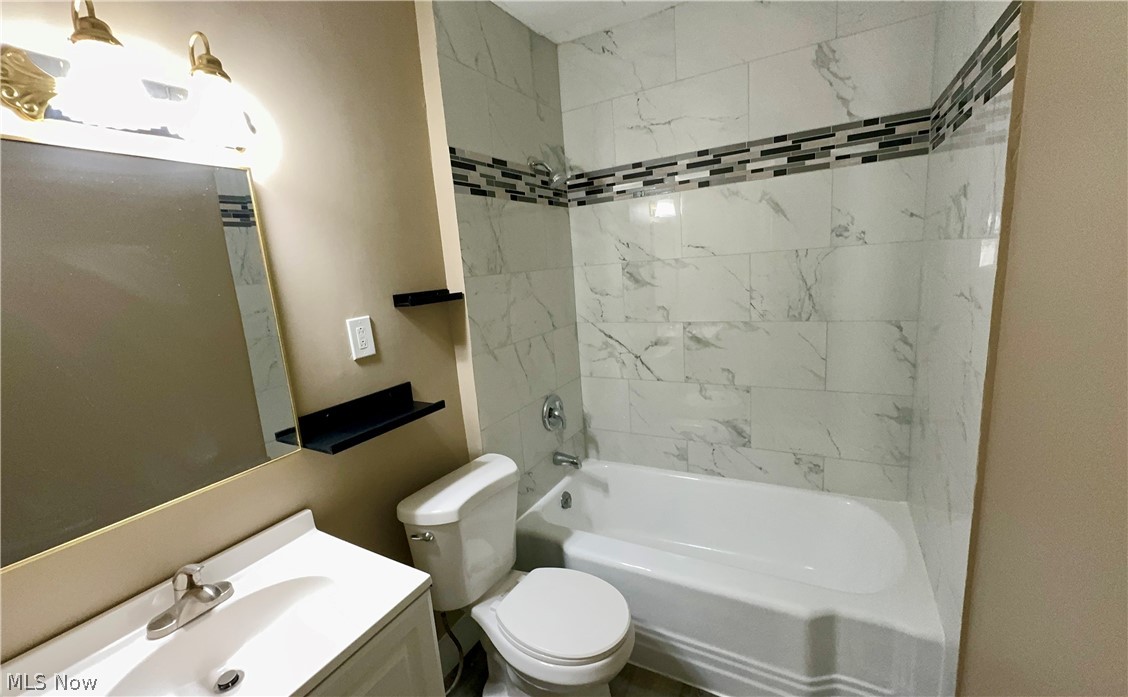 949 Helmsdale Road Cleveland Heights OH 44112