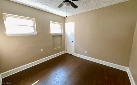 949 Helmsdale Road Cleveland Heights OH 44112