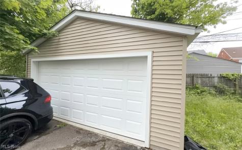 949 Helmsdale Road Cleveland Heights OH 44112