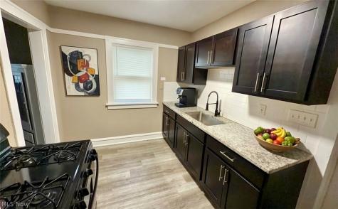 949 Helmsdale Road Cleveland Heights OH 44112
