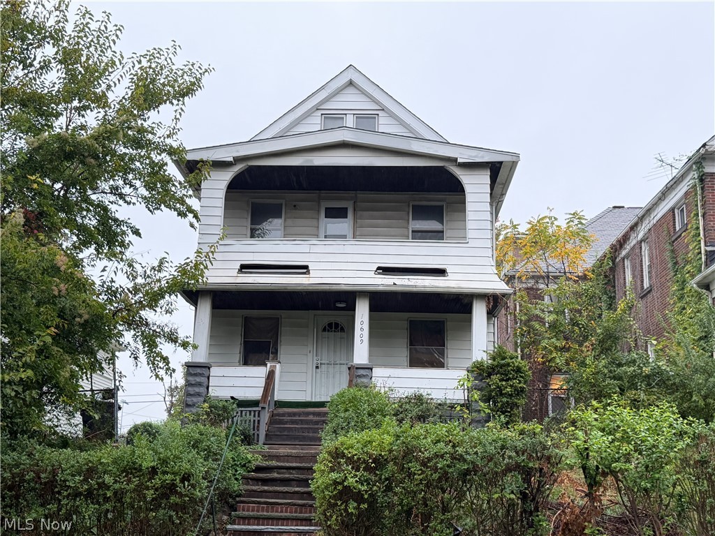 10609 Lamontier Avenue Cleveland OH 44104