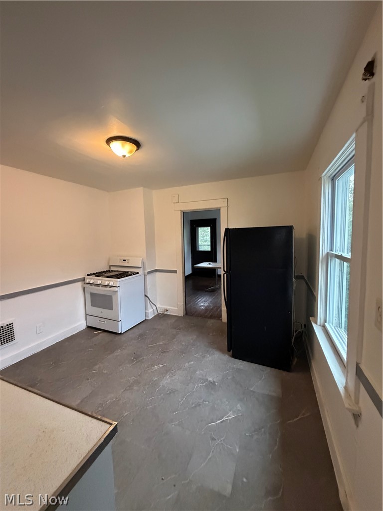 10609 Lamontier Avenue Cleveland OH 44104