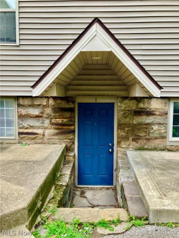 512 E Buchtel Avenue Akron OH 44304