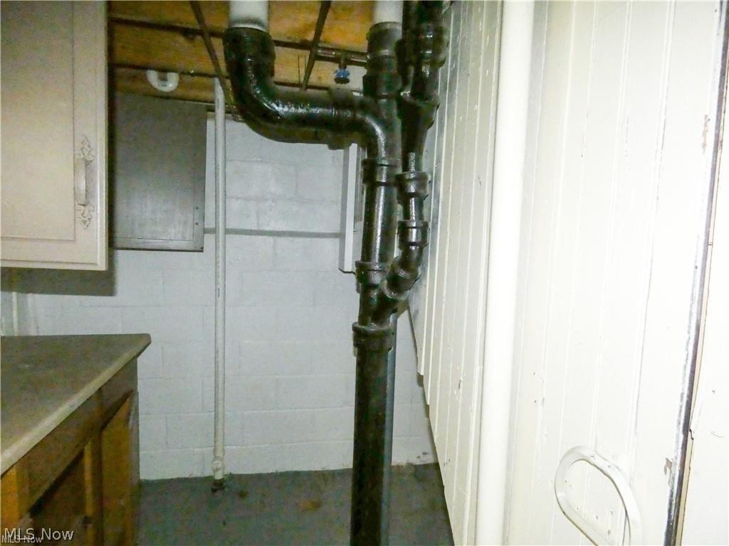 3864 E 52nd Street Newburgh Heights OH 44105