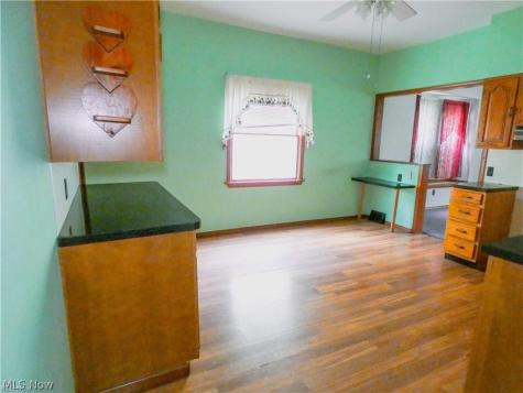 3864 E 52nd Street Newburgh Heights OH 44105