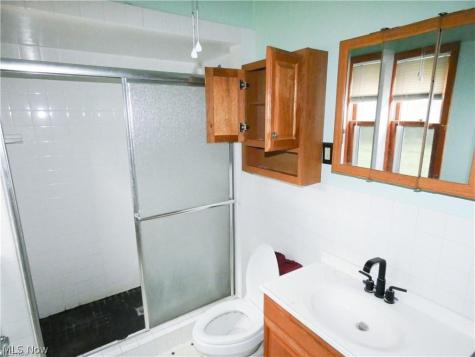 3864 E 52nd Street Newburgh Heights OH 44105
