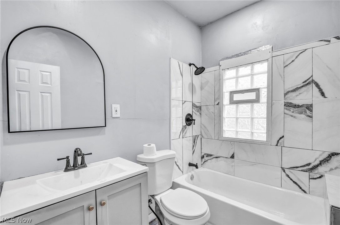 981 Thornhill Drive East Cleveland OH 44108