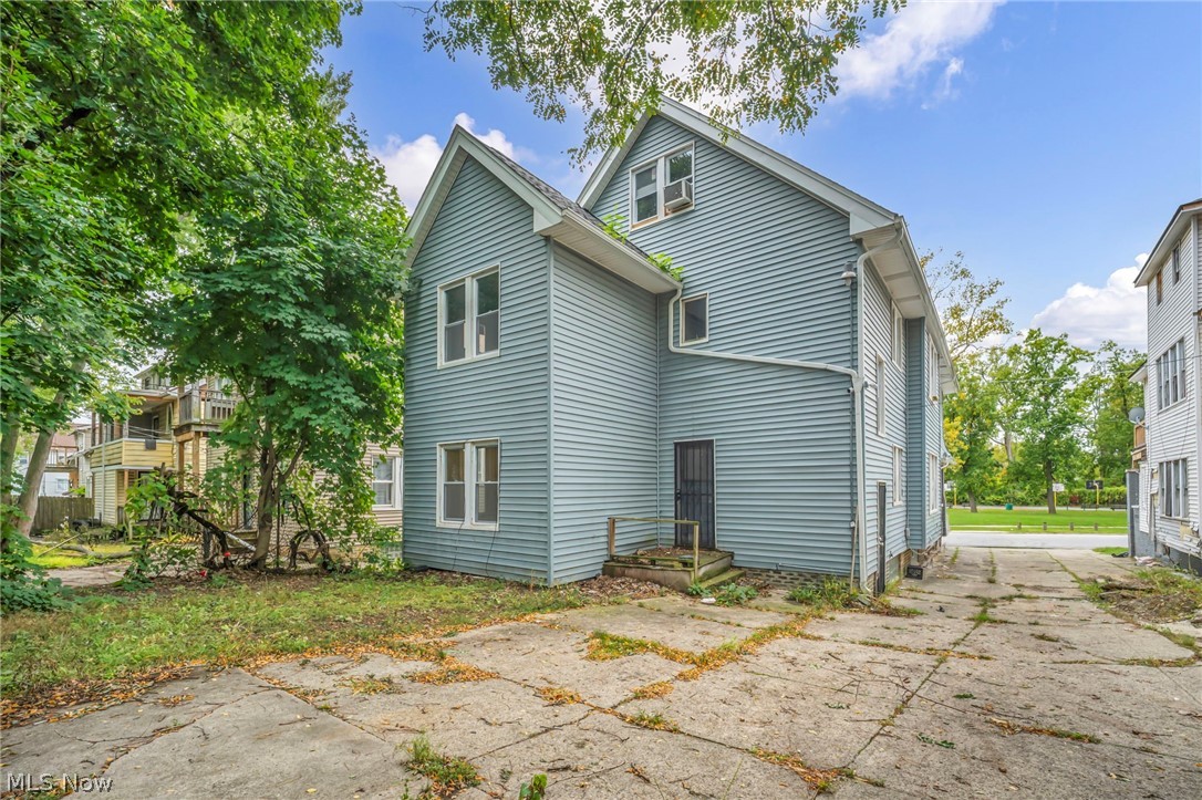 981 Thornhill Drive East Cleveland OH 44108