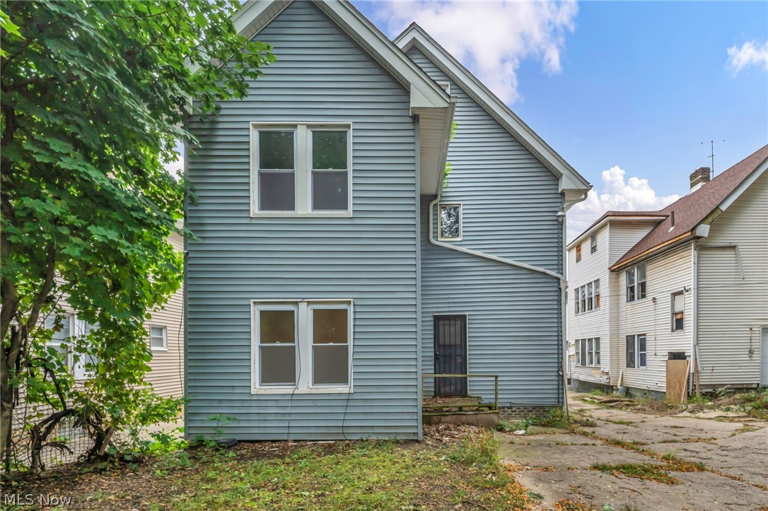 981 Thornhill Drive East Cleveland OH 44108