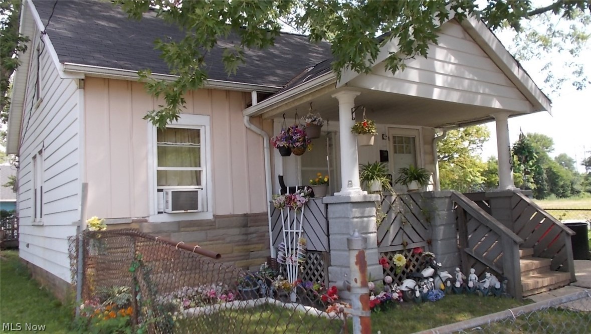 7104 Dearborn Avenue Cleveland OH 44102