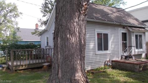 7104 Dearborn Avenue Cleveland OH 44102