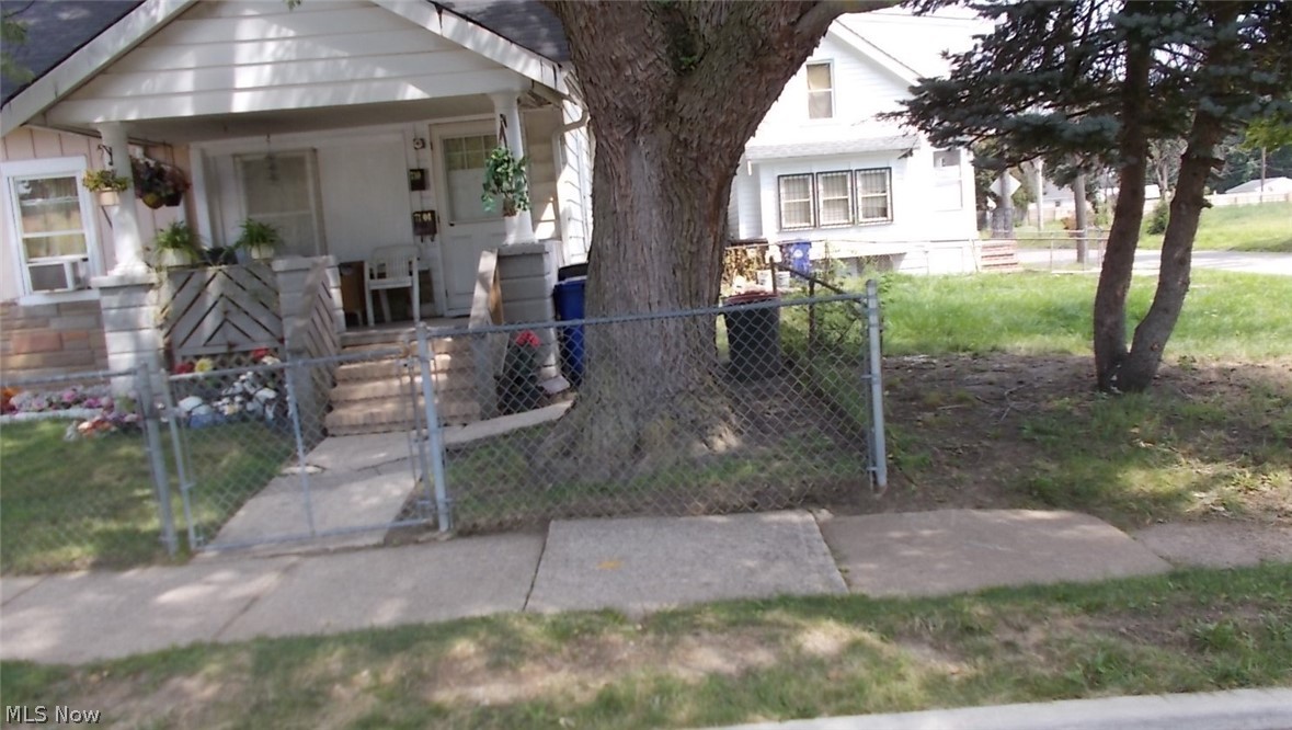 7104 Dearborn Avenue Cleveland OH 44102