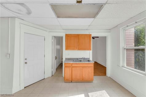 1111 E 76th Street Cleveland OH 44103