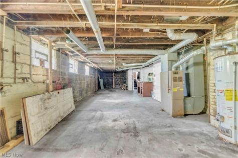 1111 E 76th Street Cleveland OH 44103