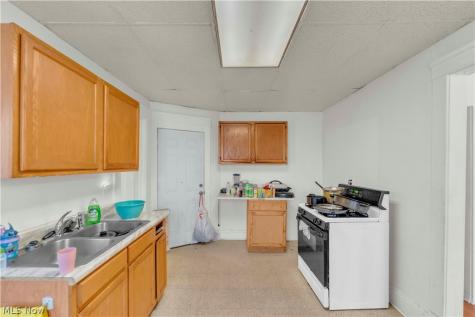 1111 E 76th Street Cleveland OH 44103