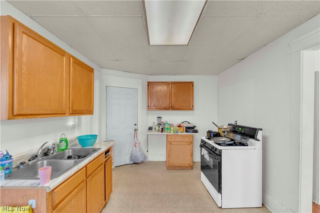 1111 E 76th Street Cleveland OH 44103