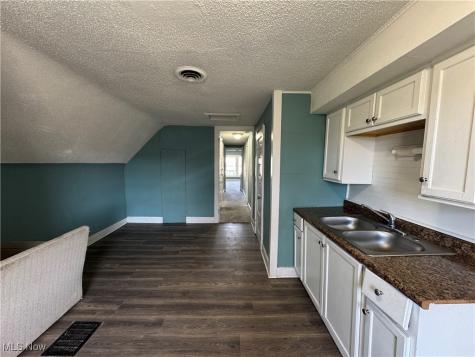 1346 E 82nd Street Cleveland OH 44103