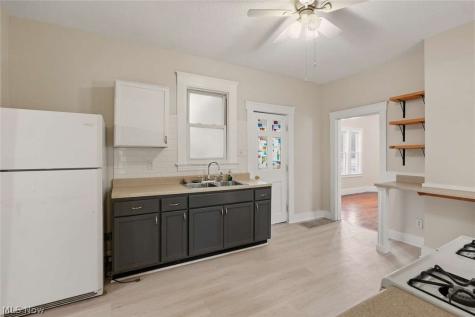 1714 Castle Avenue Cleveland OH 44113