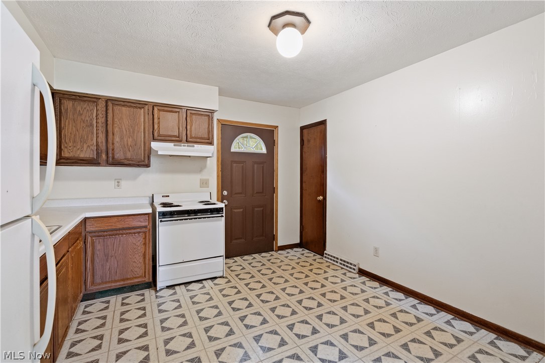 6777 Mahoning Avenue NW Warren OH 44481