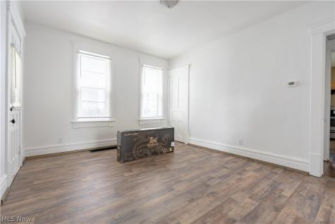 64 Diamond Avenue Barberton OH 44203