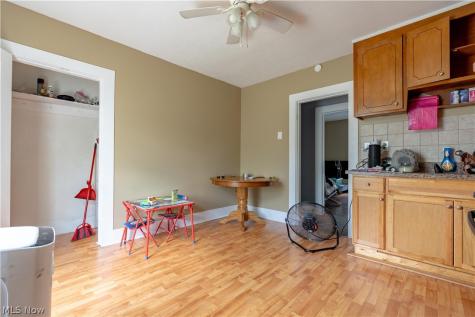 64 Diamond Avenue Barberton OH 44203