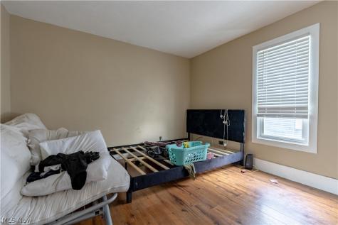 64 Diamond Avenue Barberton OH 44203