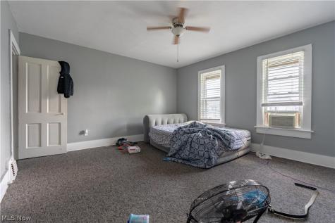64 Diamond Avenue Barberton OH 44203