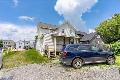 64 Diamond Avenue Barberton OH 44203