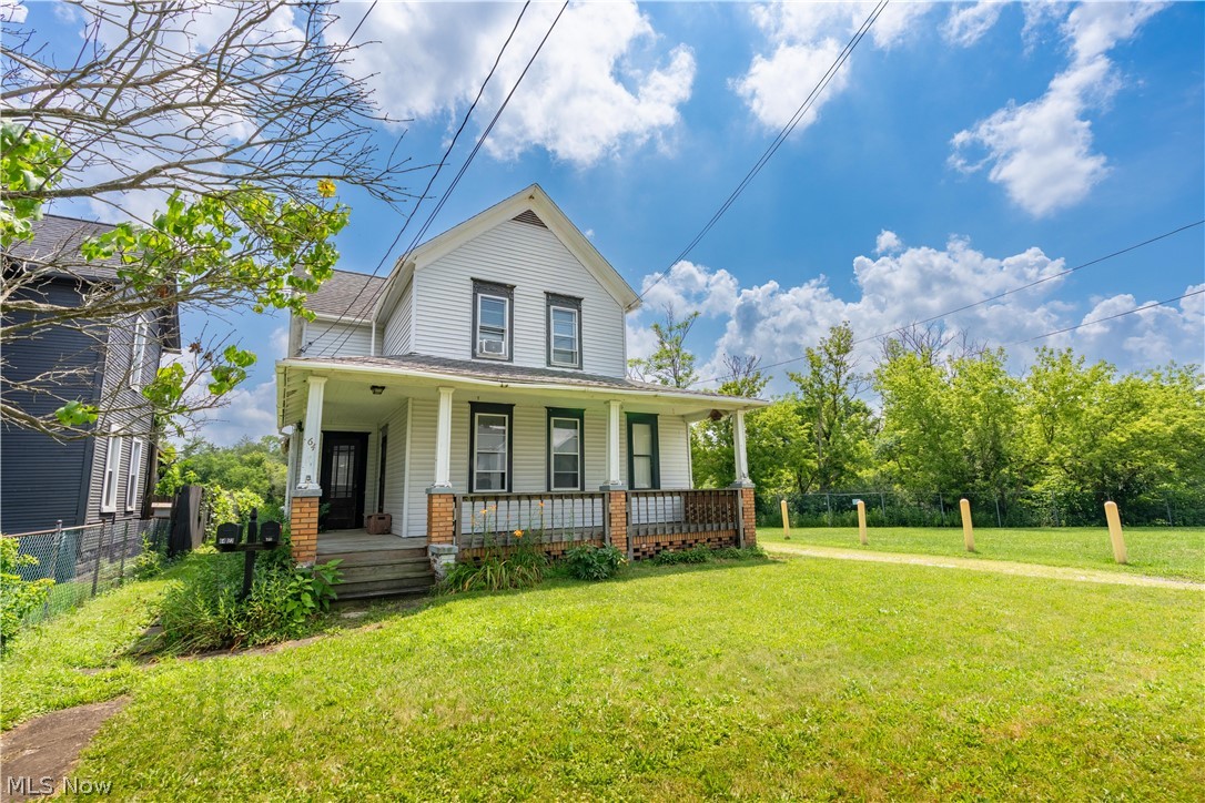 64 Diamond Avenue Barberton OH 44203