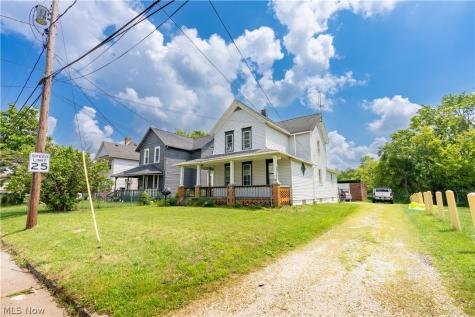 64 Diamond Avenue Barberton OH 44203
