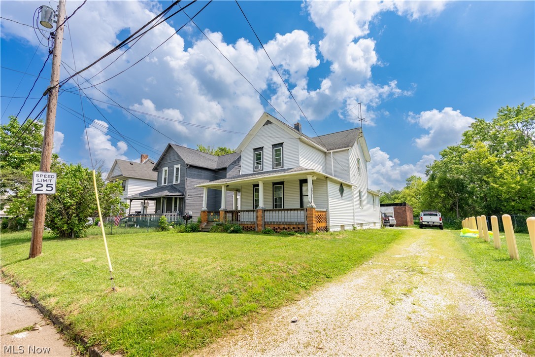 64 Diamond Avenue Barberton OH 44203