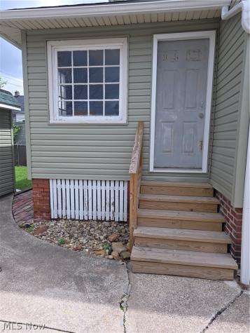 9913 Greenview Avenue Garfield Heights OH 44125